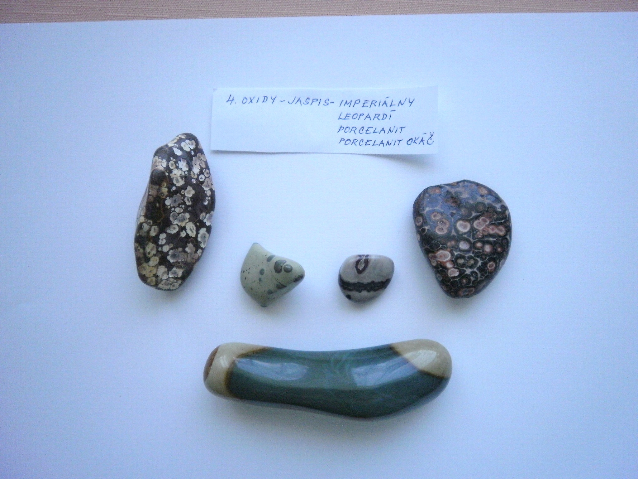 4.Oxidy-jaspis-imperiál,leopardí,porcelanit.JPG